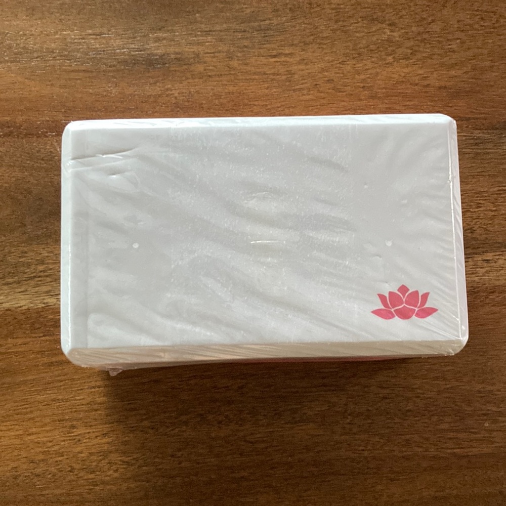New without tags yoga block